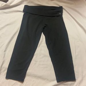 Victoria’s Secret PINK Black M Capri Yoga Pants